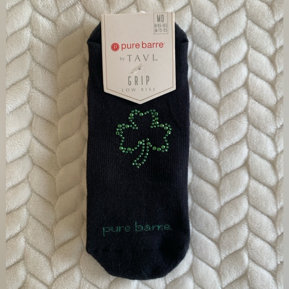 Pure Barre by Tavi Black Socks with Green Sequin Shamrock [Medium]